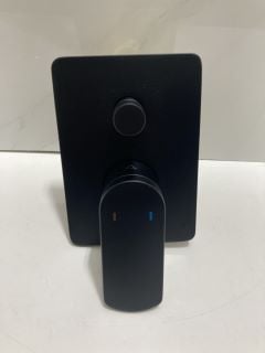 Lot 664  
            Marchington SR19 - Delivery or Collection 

                
WALL MOUNTED MANUAL VALVE IN BLACK - RRP £110: LOCATION - RACKING 1