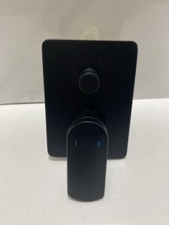Lot 665  
            Marchington SR19 - Delivery or Collection 

                
WALL MOUNTED MANUAL VALVE IN BLACK - RRP £110: LOCATION - RACKING 1