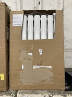 Lot 675  
            Marchington SR19 - Delivery or Collection 

                
WHITE HORIZONTAL SINGLE OVAL TUBED RADIATOR 413 X 600MM - ORIGINAL RRP £109: LOCA...