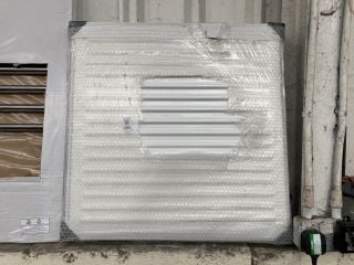 Lot 695  
            Marchington SR19 - Delivery or Collection 

                
MILANO DOUBLE COMPACT RADIATOR 600 X 600MM - RRP £160: LOCATION - B4