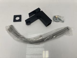 Lot 770  
            Marchington SR19 - Delivery or Collection 

                
MONO BASIN MIXER TAP IN BLACK - RRP £180: LOCATION - RACKING 3