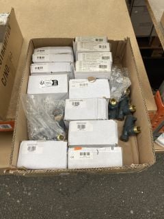 Lot 840  
            Marchington SR19 - Delivery or Collection 

                
QTY OF ASSORTED RADIATOR VALVES - RRP £450: LOCATION - RACKING 3