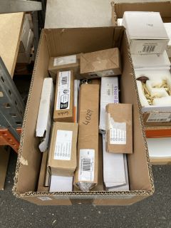 Lot 841  
            Marchington SR19 - Delivery or Collection 

                
QTY OF ASSORTED RADIATOR PIPE FITTINGS & OTHER ITEMS - RRP £250: LOCATION - RACKI...