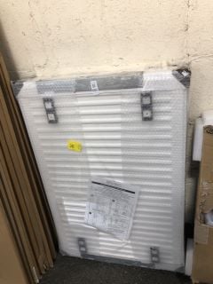 Lot 886  
            Marchington SR19 - Delivery or Collection 

                
MILANO DOUBLE COMPACT RADIATOR 900 X 600MM - ORIGINAL RRP £215: LOCATION - B1