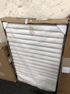 Lot 927  
            Marchington SR19 - Delivery or Collection 

                
WHITE HORIZONTAL SINGLE OVAL TUBED RADIATOR 1003 X 635MM - RRP £410: LOCATION - B5