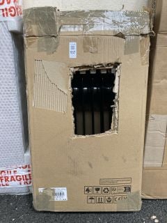 Lot 937  
            Marchington SR19 - Delivery or Collection 

                
1500W BLACK OIL FILLED HEATER 350 X 540MM - RRP £129: LOCATION - B6