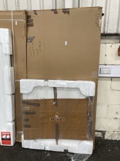 Lot 951  
            Marchington SR19 - Collection 

                
(COLLECTION ONLY) CLEAR GLASS SILVER FRAMED 1000 X 1950MM HINGED SHOWER DOOR WITH...