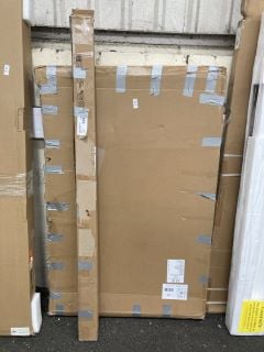 Lot 953  
            Marchington SR19 - Collection 

                
(COLLECTION ONLY) CLEAR GLASS SILVER FRAMED 1700 X 1400MM SLIDING BATH SHOWER SCR...