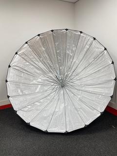 Lot 41  
            Marchington - Delivery or Collection 

                
PROFOTO GIANT REFLECTOR 240 STUDIO LIGHTING EQUIPMENT. (WITH CARRY CASE, APPROX R...