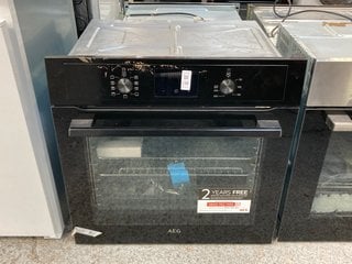 Lot 138  
            Marchington SR11 - Delivery or Collection 

                
AEG BUILT IN SINGLE ELECTRIC OVEN: MODEL BEX335011B - ORIGINAL RRP £369: LOCATION...