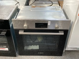 Lot 139  
            Marchington SR11 - Delivery or Collection 

                
BOSCH BUILT IN SINGLE ELECTRIC OVEN: MODEL HHF113BR0B - ORIGINAL RRP £289: LOCATI...
