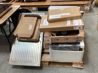 Lot 193  
            Marchington SR11 - Delivery or Collection 

                
PALLET OF ASSORTED KITCHEN ITEMS TO INCLUDE INSINKERATOR 3IN1 HOT WATER TAP ONLY ...