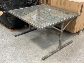 Lot 216  
            Marchington SR11 - Delivery or Collection 

                
JOHN LEWIS & PARTNERS OUTDOOR SQUARE RATTAN DINING TABLE IN GREY: LOCATION - C2