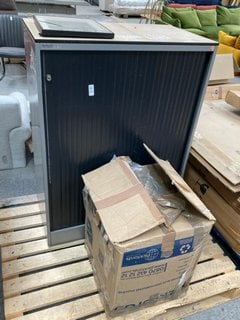 Lot 305  
            Marchington SR11 - Delivery or Collection 

                
2 X ASSORTED ITEMS TO INCLUDE AHRAND LOCKABLE 1 DOOR UNIT IN GREY/BLACK: LOCATION...