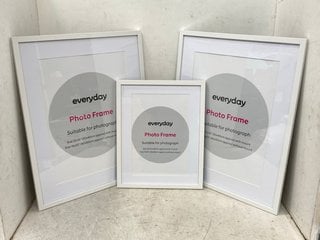 Lot 317  
            Marchington SR11 - Delivery or Collection 

                
SET OF 3 A4 PHOTO FRAMES IN WHITE: LOCATION - B3