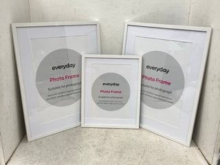 Lot 320  
            Marchington SR11 - Delivery or Collection 

                
SET OF 3 A4 PHOTO FRAMES IN WHITE: LOCATION - B3