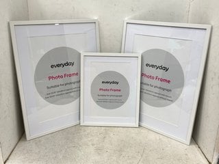 Lot 321  
            Marchington SR11 - Delivery or Collection 

                
SET OF 3 A4 PHOTO FRAMES IN WHITE: LOCATION - B3