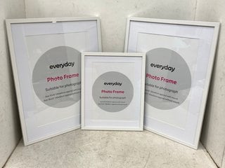 Lot 323  
            Marchington SR11 - Delivery or Collection 

                
SET OF 3 A4 PHOTO FRAMES IN WHITE: LOCATION - B3