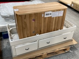 Lot 347  
            Marchington SR11 - Delivery or Collection 

                
2 X ASSORTED FURNITURE ITEMS TO INCLUDE ROMSEY NATURAL SOLID OAK SMALL TV UNIT: L...