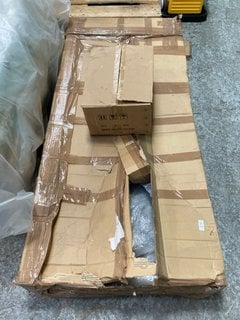 Lot 350  
            Marchington SR11 - Delivery or Collection 

                
2 X ASSORTED ITEMS TO INCLUDE SET OF METAL DINING TABLE LEGS IN BLACK: LOCATION - A5