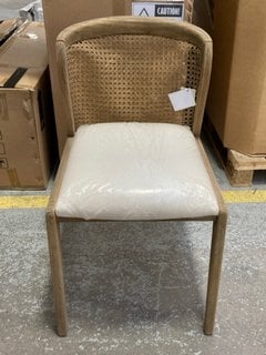 Lot 385  
            Marchington SR11 - Delivery or Collection 

                
LILIANA DINING CHAIR IN NATURAL AND NATURAL FABRIC FINISH: LOCATION - C1