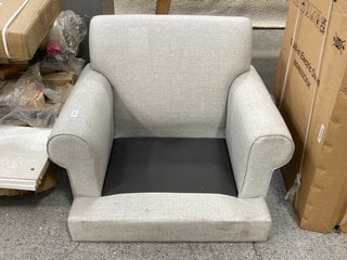 Lot 401  
            Marchington SR11 - Delivery or Collection 

                
INCOMPLETE ARMCHAIR IN GREY: LOCATION - B2