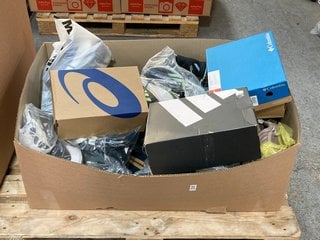 Lot 409  
            Marchington SR11 - Delivery or Collection 

                
PALLET OF ASSORTED FOOTWEAR ITEMS TO INCLUDE ADIDAS ULTRA RUN 5 TRAINERS IN WHITE...