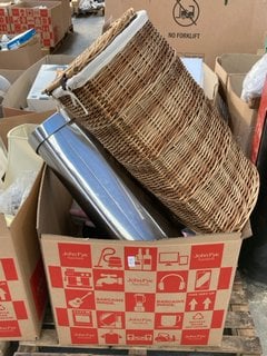 Lot 423  
            Marchington SR11 - Delivery or Collection 

                
PALLET OF ASSORTED ITEMS TO INCLUDE JOHN LEWIS & PARTNERS CORNER WICKER LAUNDRY B...
