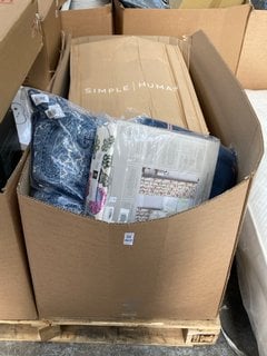 Lot 460  
            Marchington SR11 - Delivery or Collection 

                
QTY OF ASSORTED ITEMS TO INCLUDE SIMPLEHUMAN 50L WASTE BIN: LOCATION - B7
