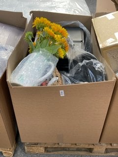 Lot 462  
            Marchington SR11 - Delivery or Collection 

                
QTY OF ASSORTED ITEMS TO INCLUDE JOHN LEWIS & PARTNERS 40L 2 SECTION RECYCLER IN ...
