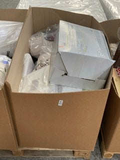 Lot 464  
            Marchington SR11 - Delivery or Collection 

                
QTY OF ASSORTED ITEMS TO INCLUDE JOHN LEWIS & PARTNERS SOFT TOUCH WASHABLE SUPERK...