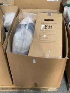 Lot 467  
            Marchington SR11 - Delivery or Collection 

                
QTY OF ASSORTED ITEMS TO INCLUDE JOHN LEWIS & PARTNERS TOUCH TOP 40L BIN IN BLACK...