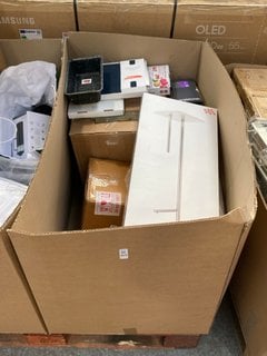 Lot 469  
            Marchington SR11 - Delivery or Collection 

                
QTY OF ASSORTED ITEMS TO INCLUDE JOHN LEWIS & PARTNERS WHITE MARBLE TOILET BUTLER...