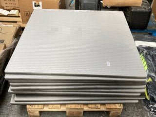 Lot 490  
            Marchington SR11 - Delivery or Collection 

                
10 X LARGE SQUARE EXTRA THICK FLOOR MATS IN GREY: LOCATION - A7