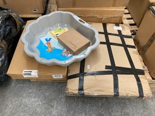 Lot 498  
            Marchington SR11 - Collection 

                
(COLLECTION ONLY) PALLET OF ASSORTED ITEMS TO INCLUDE CHILDRENS PLASTIC PADDLING ...