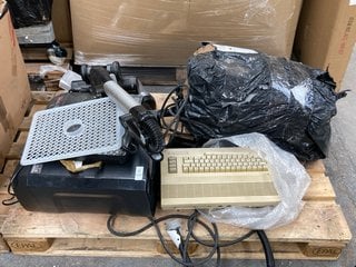 Lot 500  
            Marchington SR11 - Delivery or Collection 

                
PALLET OF ASSORTED ITEMS TO INCLUDE SHARK HZ3000UK STRATOS CORDED STICK VACUUM CL...