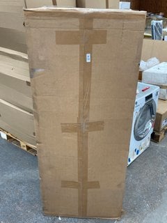 Lot 518  
            Marchington SR11 - Delivery or Collection 

                
BENTLEY DESIGNS TRIPLE WARDROBE BASE IN WHITE: LOCATION - A8