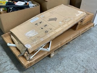Lot 523  
            Marchington SR11 - Delivery or Collection 

                
PALLET OF ASSORTED FLAT PACK FURNITURE ITEMS TO INCLUDE JOHN LEWIS & PARTNERS SPI...