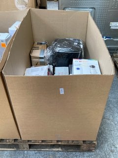 Lot 555  
            Marchington SR11 - Delivery or Collection 

                
QTY OF ASSORTED ITEMS TO INCLUDE JOHN LEWIS & PARTNERS HAND BLENDER: LOCATION - A6