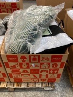 Lot 558  
            Marchington SR11 - Delivery or Collection 

                
QTY OF ASSORTED ITEMS TO INCLUDE JOHN LEWIS & PARTNERS 3-CHAMBER LOW PROFILE STAN...