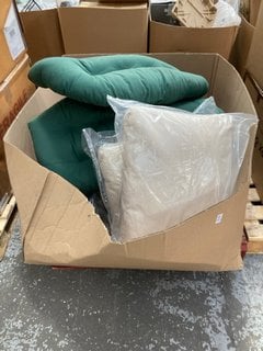 Lot 563  
            Marchington SR11 - Delivery or Collection 

                
QTY OF ASSORTED ITEMS TO INCLUDE EGG CHAIR CUSHION IN GREEN: LOCATION - B7