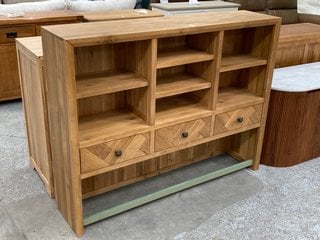 Lot 16  
            Marchington SR11 - Delivery or Collection 

                
OAK FURNITURELAND PARQUET LARGE DRESSER - ORIGINAL RRP £999.99: LOCATION - D3