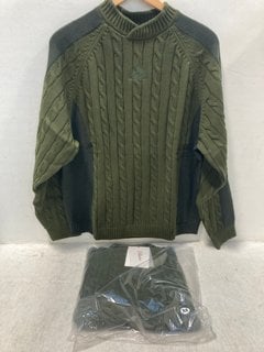 Lot 1025  
            Marchington SR13 - Parcel Delivery Only 

                
2 X PELLADOR MENS CABLE KNIT JUMPERS IN KHAKI-UK SIZE M: LOCATION - C15