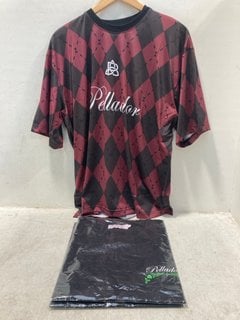 Lot 1030  
            Marchington SR13 - Parcel Delivery Only 

                
2 X PELLADOR MENS T-SHIRTS IN BLACK-UK SIZE L TO INCLUDE PELLADOR MENS T-SHIRT IN...