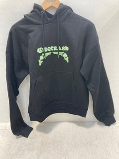 Lot 1039  
            Marchington SR13 - Parcel Delivery Only 

                
PELLADOR EIRETRASH EMBROIDERED MENS HOODIE IN BLACK-UK SIZE S-ORIGINAL RRP £91.00...