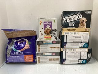 Lot 1085  
            Marchington SR13 - Parcel Delivery Only 

                
QTY OF ASSORTED PET FOOD ITEMS TO INCLUDE PURINA ONE BIFENSIS 2.8KG CAT FOOD PACK...