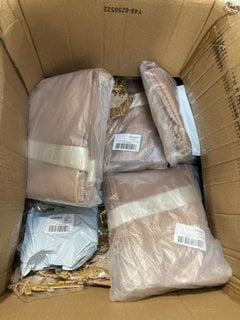 Lot 1123  
            Marchington SR13 - Parcel Delivery Only 

                
QTY OF ASSORTED ITEMS TO INCLUDE QTY OF LEIKEDUN BEACH TOTE BAGS: LOCATION - C12