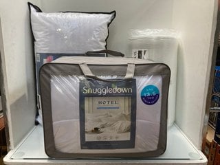 Lot 1130  
            Marchington SR13 - Parcel Delivery Only 

                
3 X BEDDING ITEMS TO INCLUDE SNUGGLEDOWN LUXURIOUS COSY PILLOW: LOCATION - C11