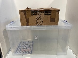 Lot 1148  
            Marchington SR13 - Parcel Delivery Only 

                
QTY OF ASSORTED OCCASION CARD TO INCLUDE 84L TRANSPARENT STORAGE BOX: LOCATION - C10
