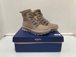 Lot 1169  
            Marchington SR13 - Parcel Delivery Only 

                
LEGERO WOMENS BEIGE SHOES - UK SIZE: 5 - ORIGINAL RRP: £130.00: LOCATION - C9